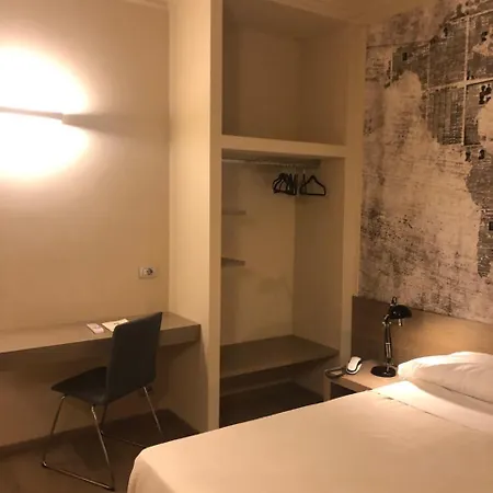 艾尔伯格特雷波希酒店 4*