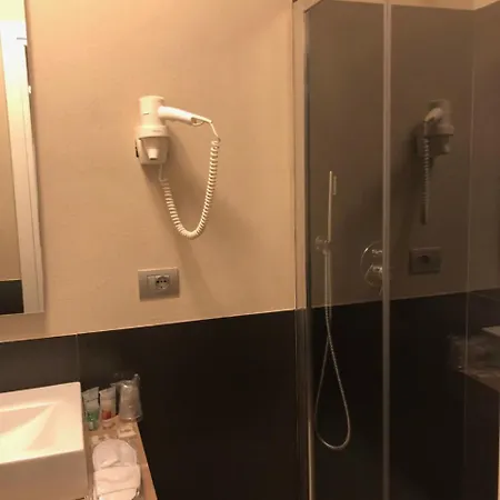 酒店 艾尔伯格特雷波希酒店 4*